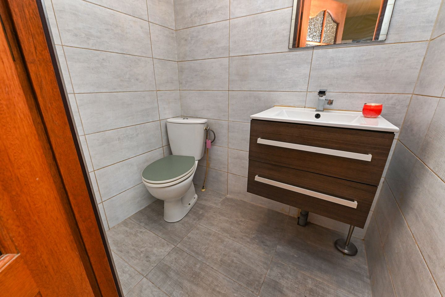 Photo 19 of Bloemenstraat 3