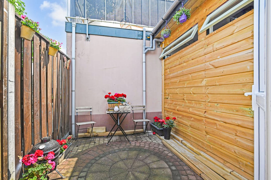 Photo 22 of Bloemenstraat 3