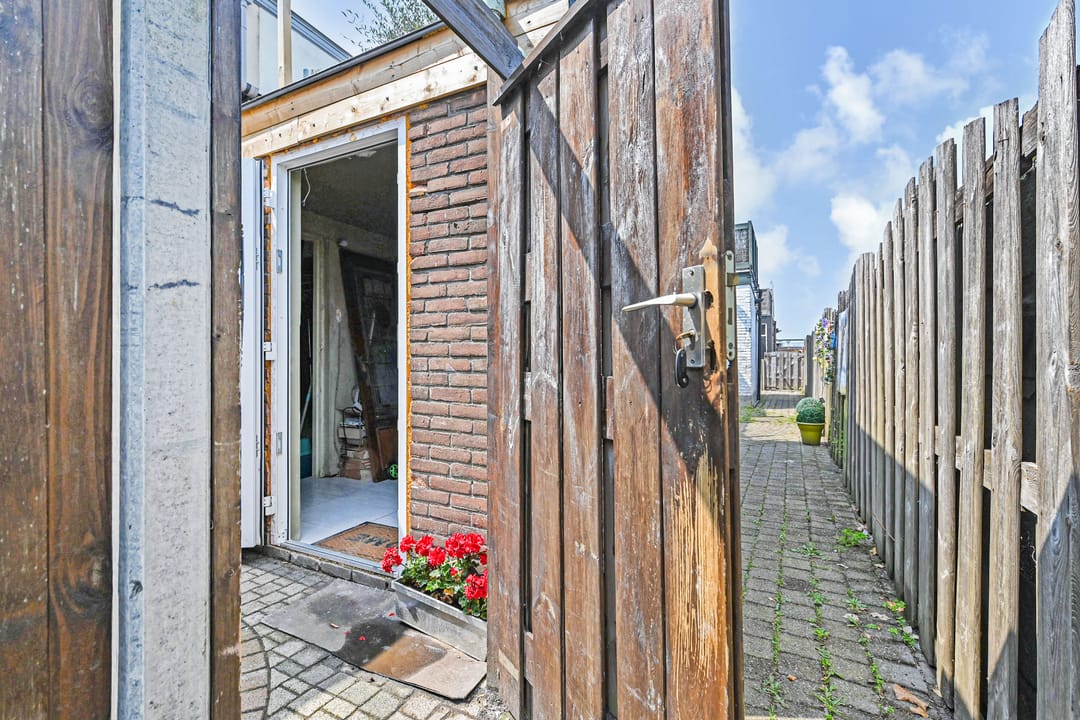 Photo 23 of Bloemenstraat 3