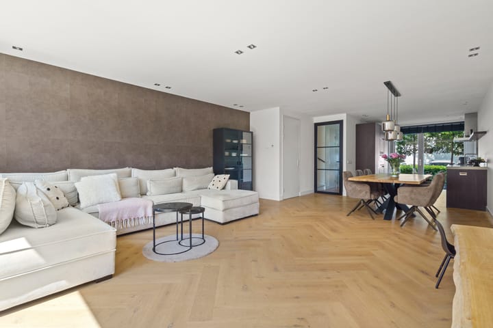 Foto 2 van Zonnedauw 4