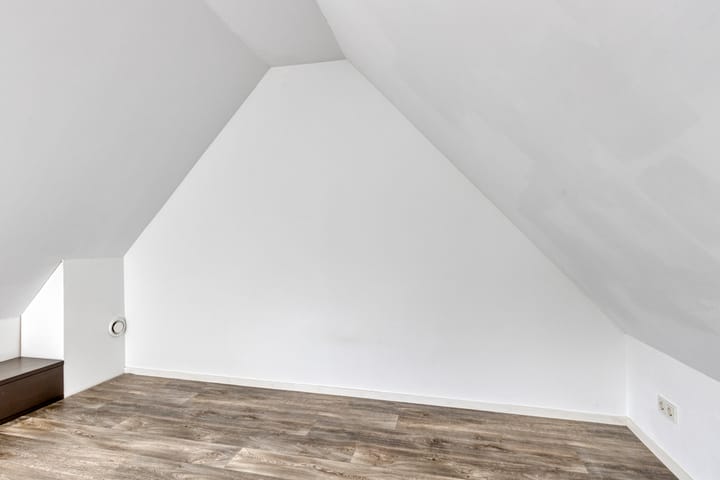 Photo 14 of Ubbo Emmiusstraat 23