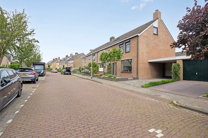 Foto 43 van Marie Curielaan 1