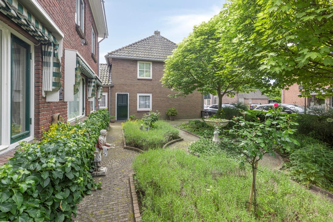 Foto 2 van Kerkplein 11