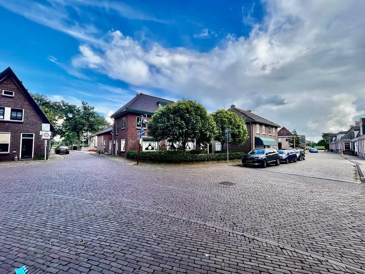 Foto 6 van Kerkplein 11