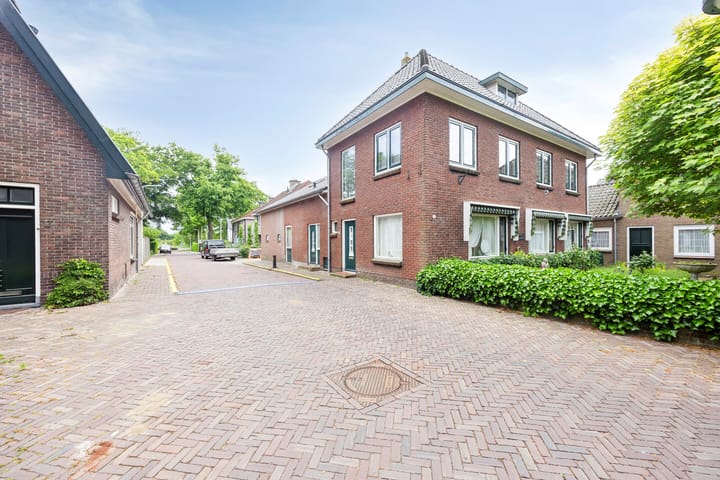 Foto 48 van Kerkplein 11