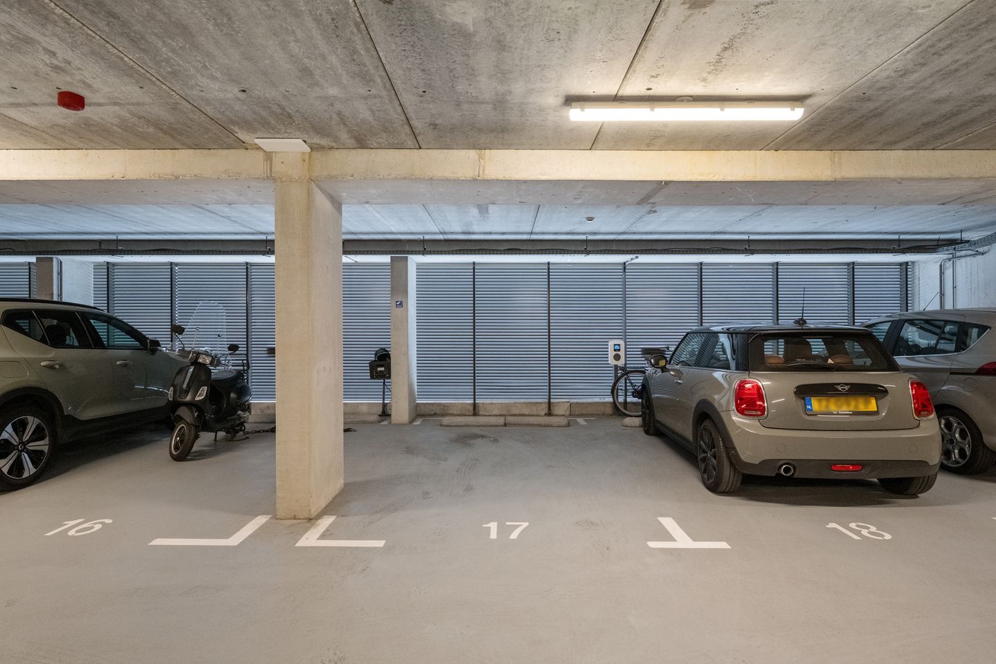 Photo 25 of Jufferstraat 21-P