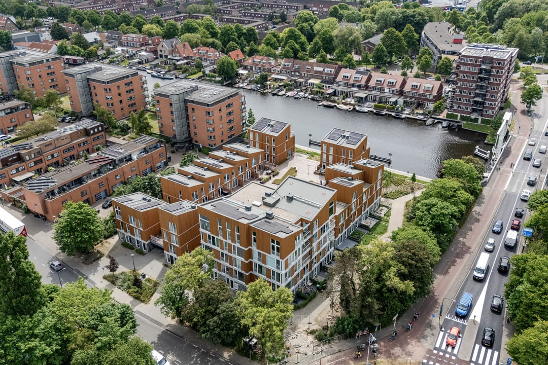 Photo 52 of Nelson Mandelapad 12