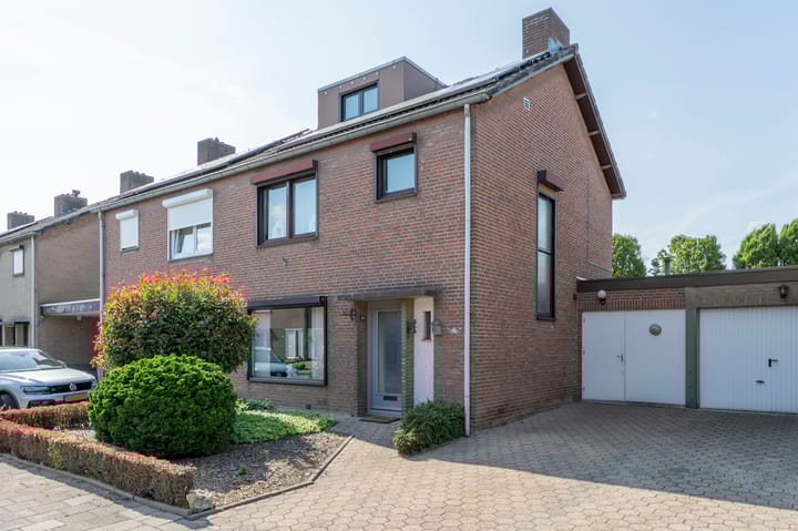 Foto 9 van Julianastraat 10