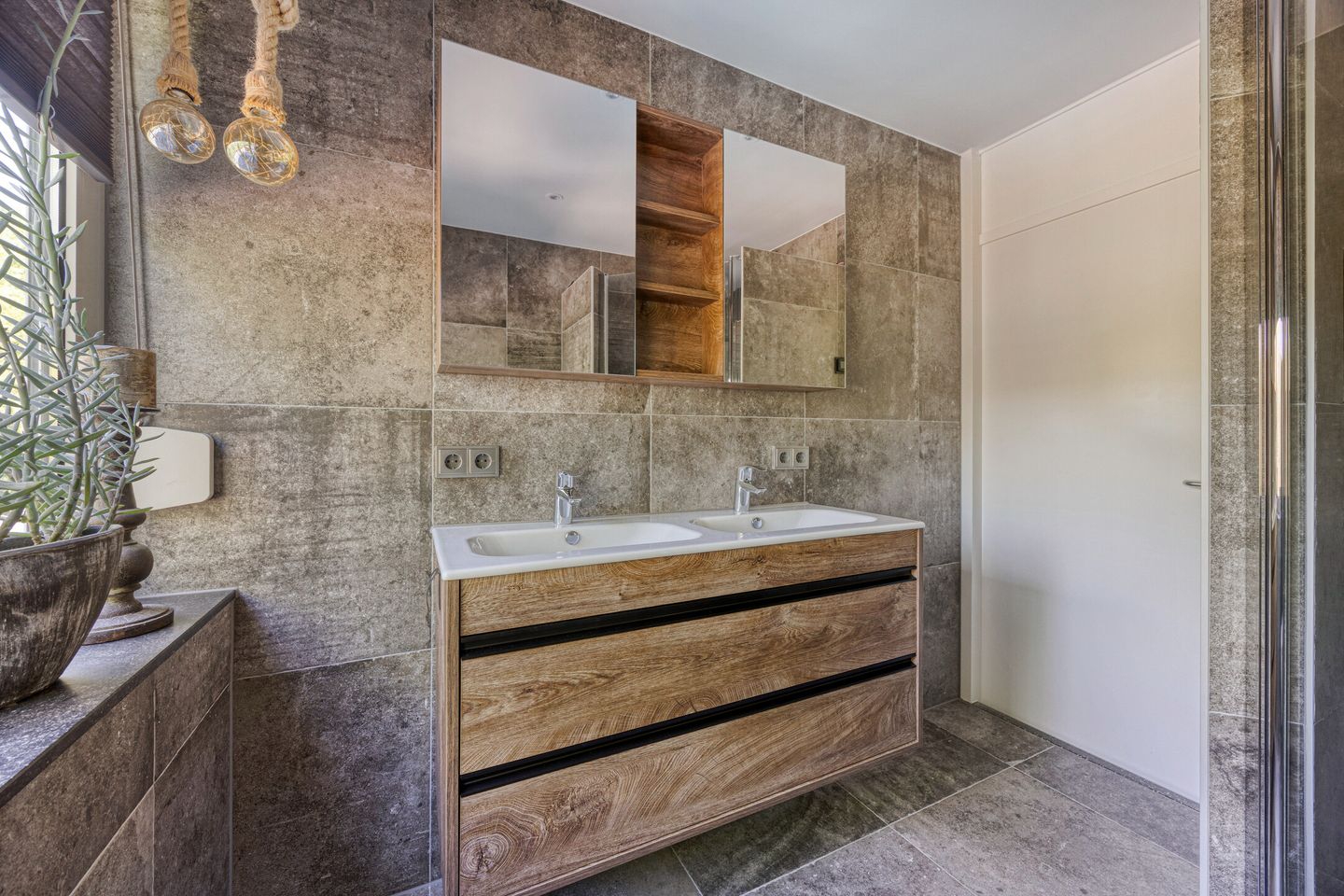 Foto 20 van Barneveldstraat 35