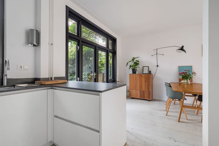 Foto 23 van Irenestraat 6