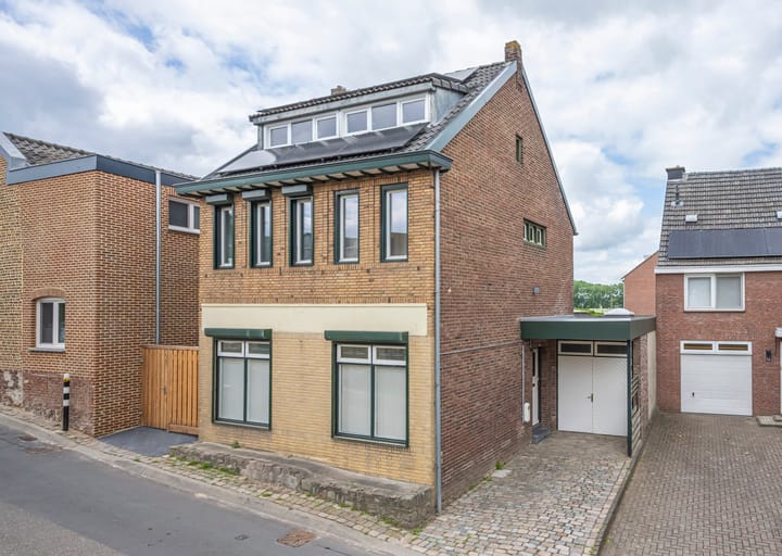 Photo 1 of Kruisweg 1