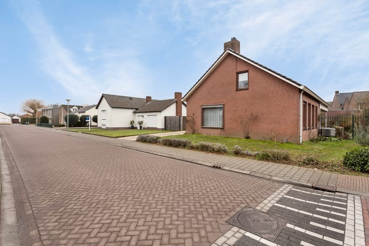 Photo 48 of Monseigneur Nolensstraat 4