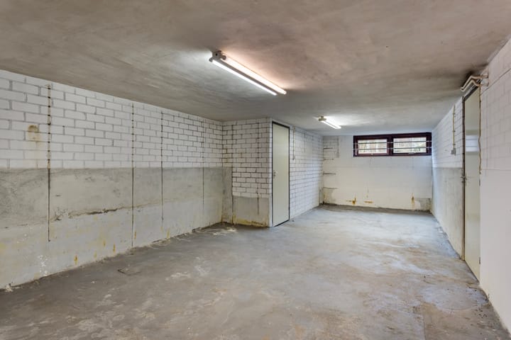 Photo 36 of Monseigneur Nolensstraat 4