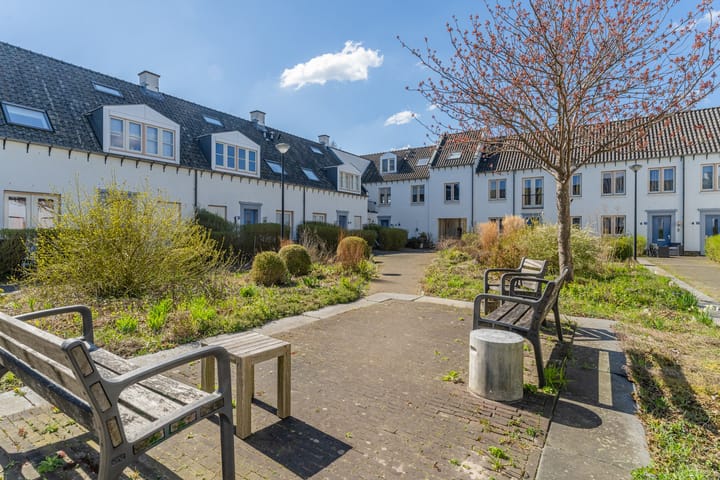 Foto 2 van Aart van der Leeuwlaan 41