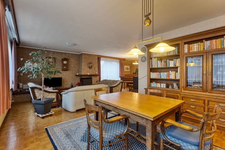 Photo 2 of Monseigneur Nolensstraat 4