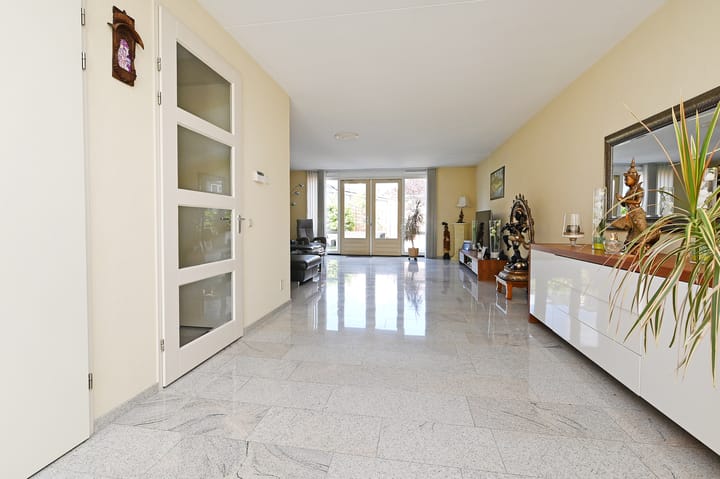 Foto 12 van Sint Helena 8