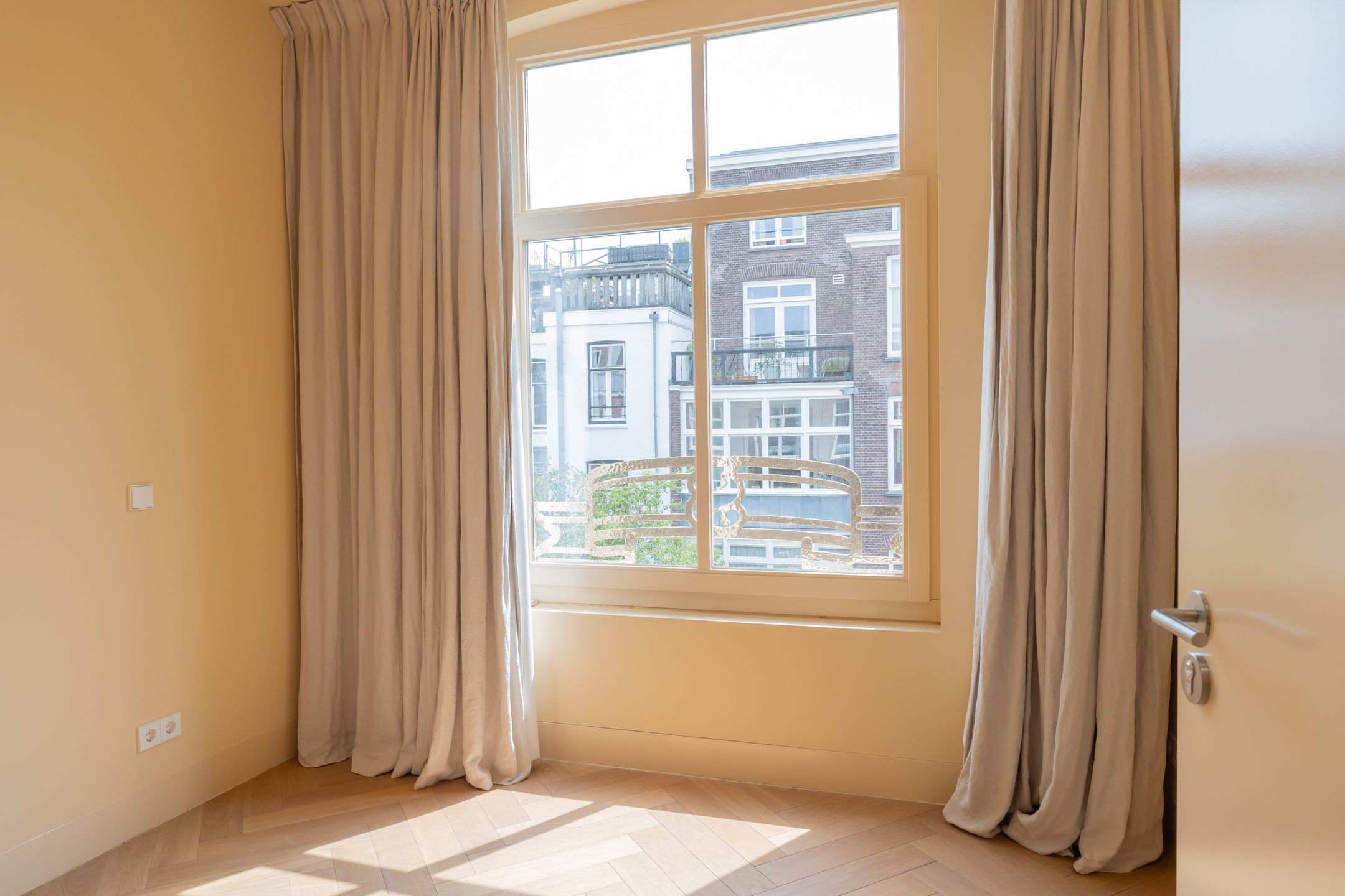 Photo 15 of Pieter Cornelisz. Hooftstraat 43-C