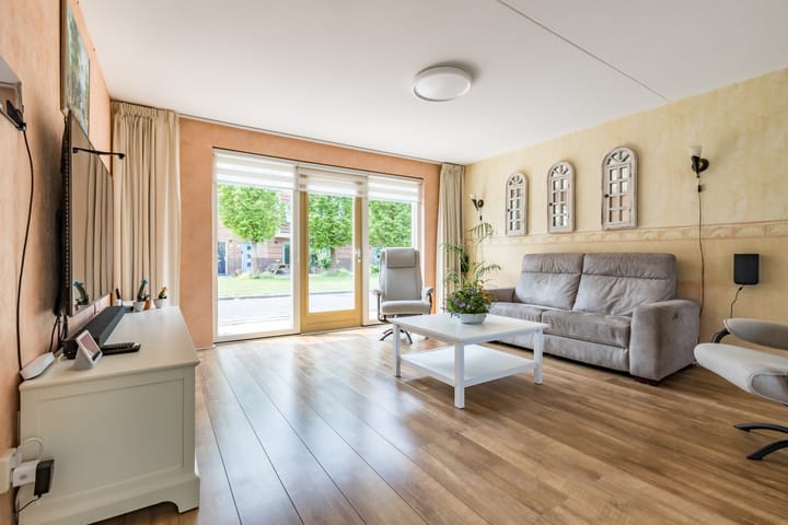 Foto 4 van Neeltje Lokerseland 42