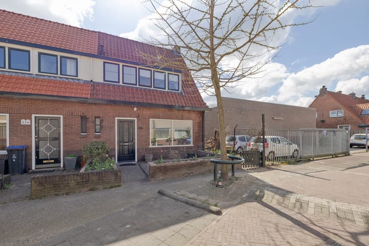 Photo 25 of Bakkerstraat 114