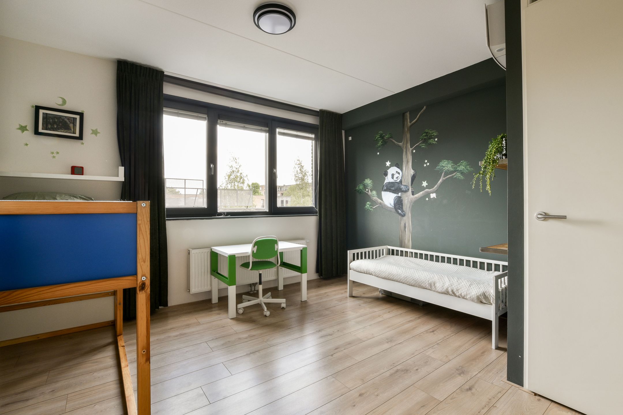 Foto 21 van Eva Besnyöstraat 495