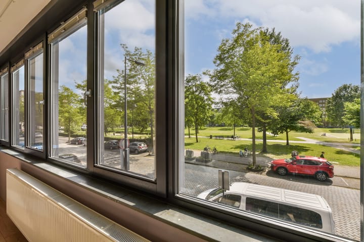 Foto 27 van Eva Besnyöstraat 495