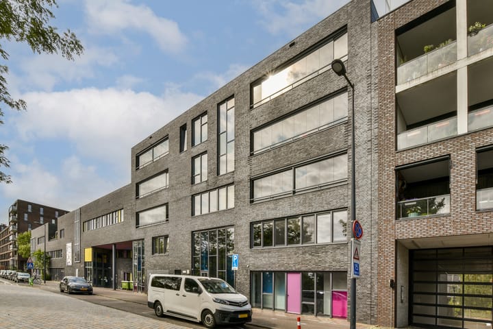 Foto 28 van Eva Besnyöstraat 495