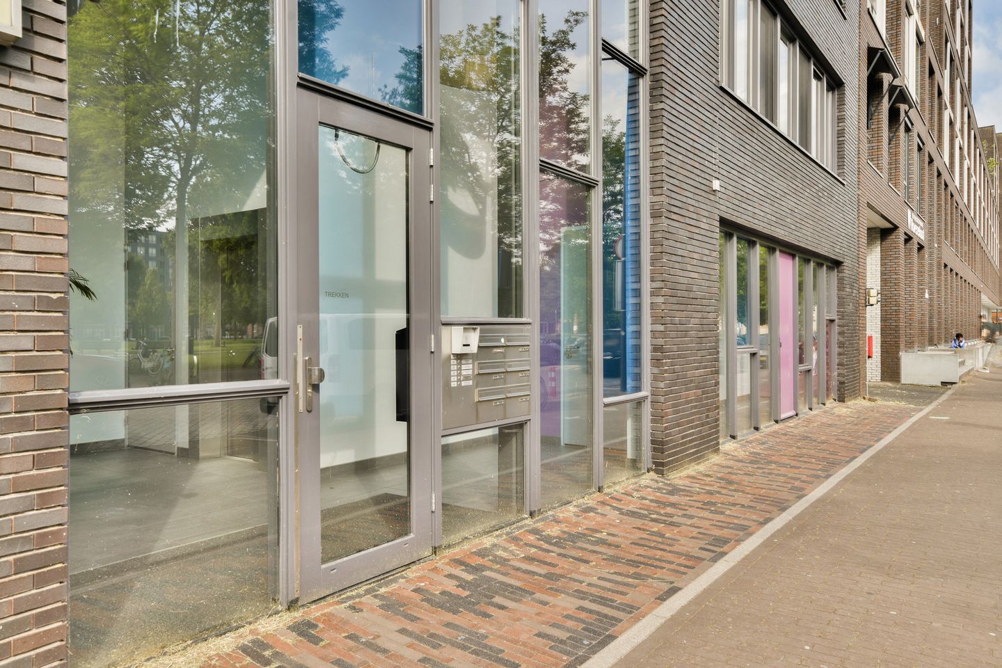 Foto 29 van Eva Besnyöstraat 495