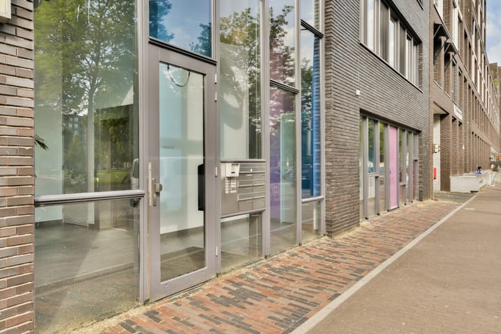 Foto 29 van Eva Besnyöstraat 495