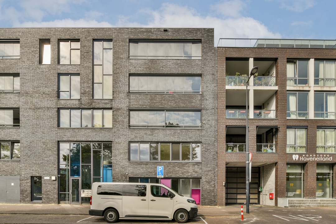 Foto 31 van Eva Besnyöstraat 495