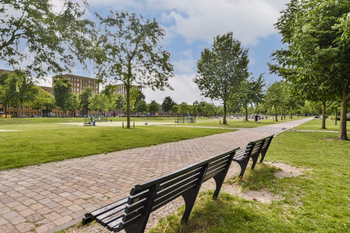 Foto 33 van Eva Besnyöstraat 495