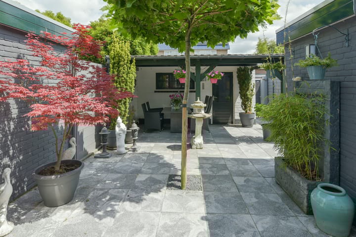 Foto 2 van Jan van Gentstraat 8