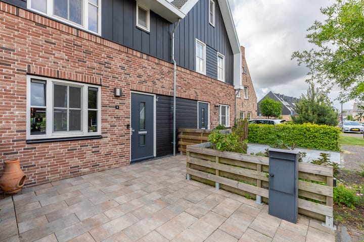 Foto 11 van Lev Landaustraat 10