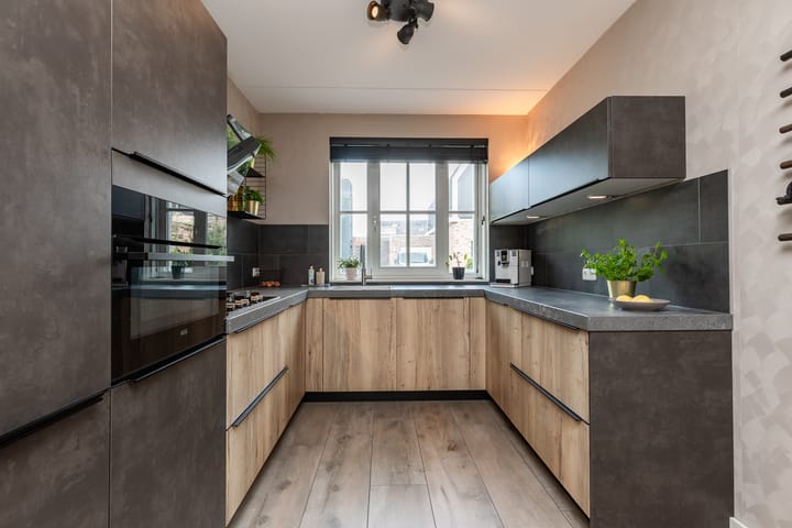 Foto 24 van Lev Landaustraat 10