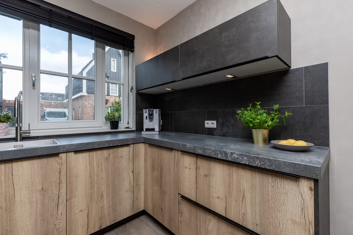 Foto 26 van Lev Landaustraat 10