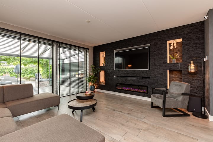 Foto 29 van Lev Landaustraat 10