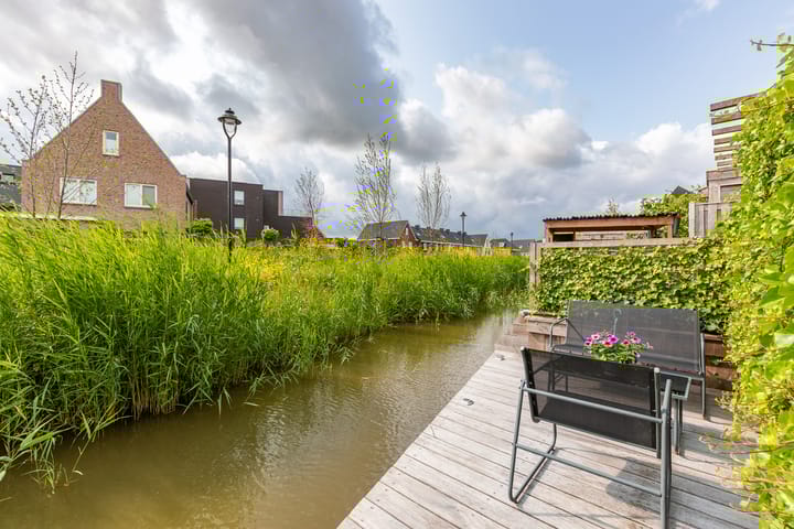 Foto 41 van Lev Landaustraat 10