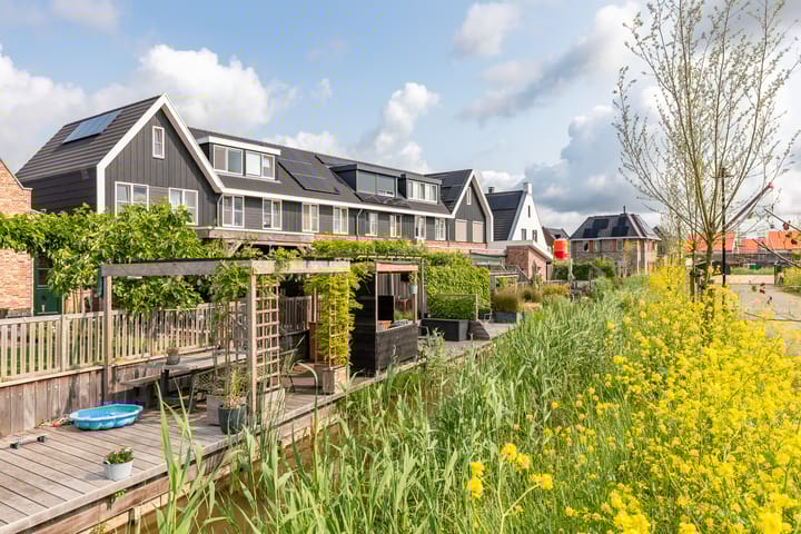 Foto 43 van Lev Landaustraat 10