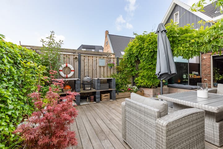 Foto 45 van Lev Landaustraat 10