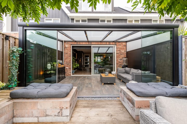 Foto 46 van Lev Landaustraat 10