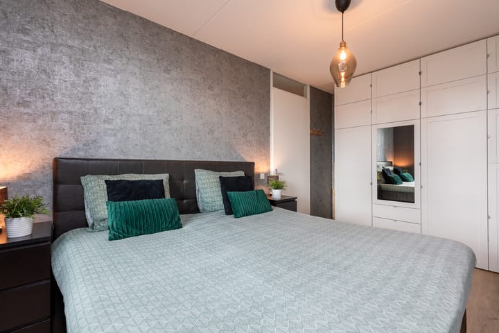 Foto 51 van Lev Landaustraat 10