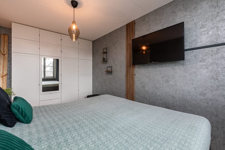 Foto 52 van Lev Landaustraat 10