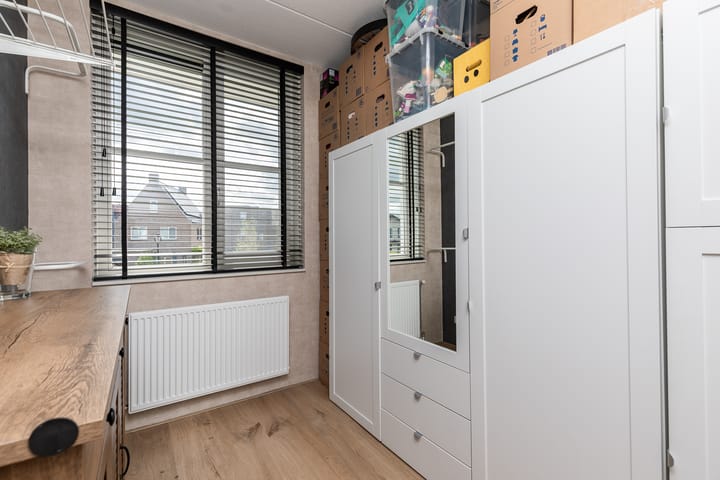 Foto 53 van Lev Landaustraat 10