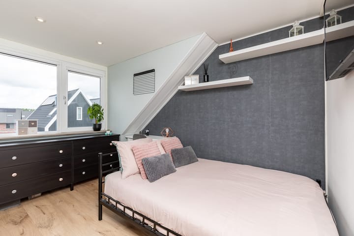 Foto 75 van Lev Landaustraat 10