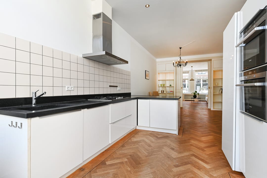 Photo 22 of Obrechtstraat 233