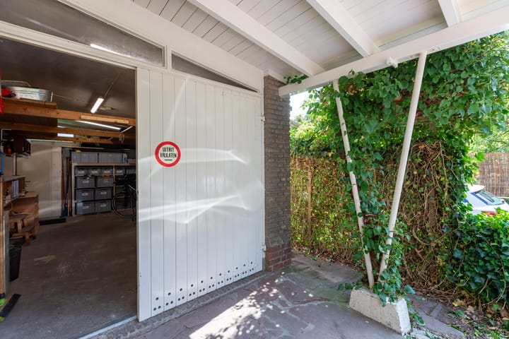 Photo 43 of Sint Eustatiusstraat 11