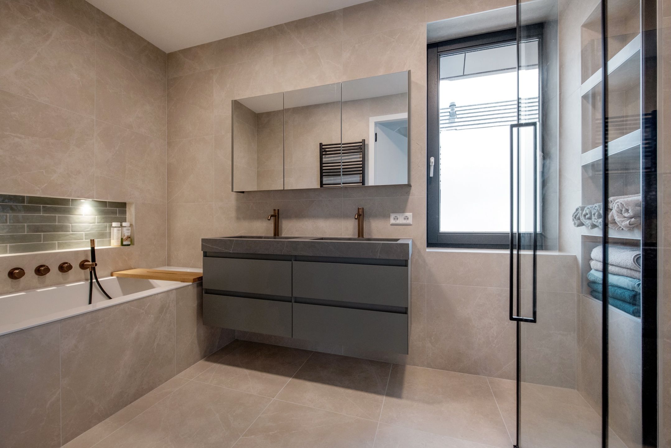 Photo 33 of Lookwatering 55-A