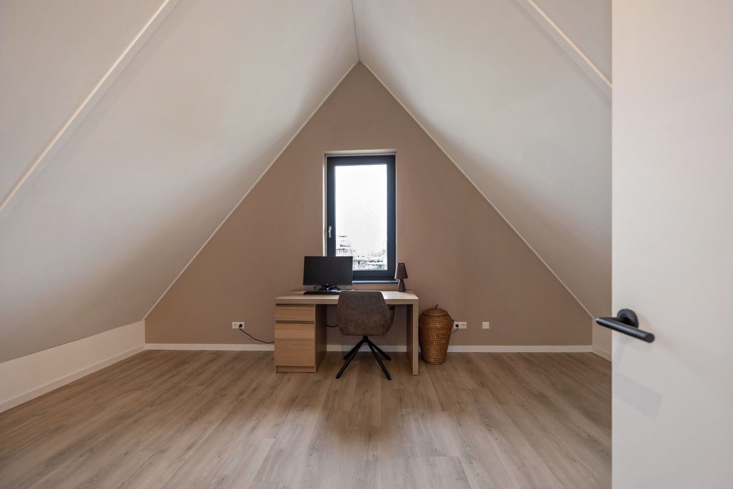 Photo 44 of Lookwatering 55-A