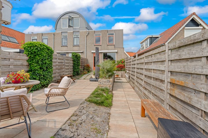 Photo 2 of Schoolstraat 7