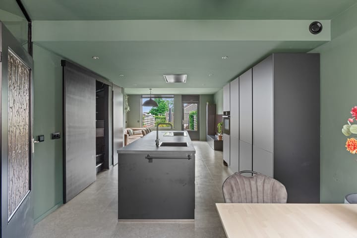 Photo 12 of Schoolstraat 7