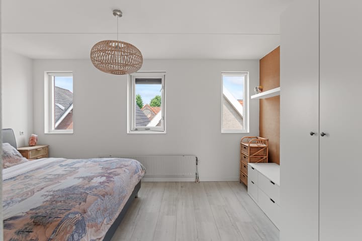 Photo 17 of Schoolstraat 7